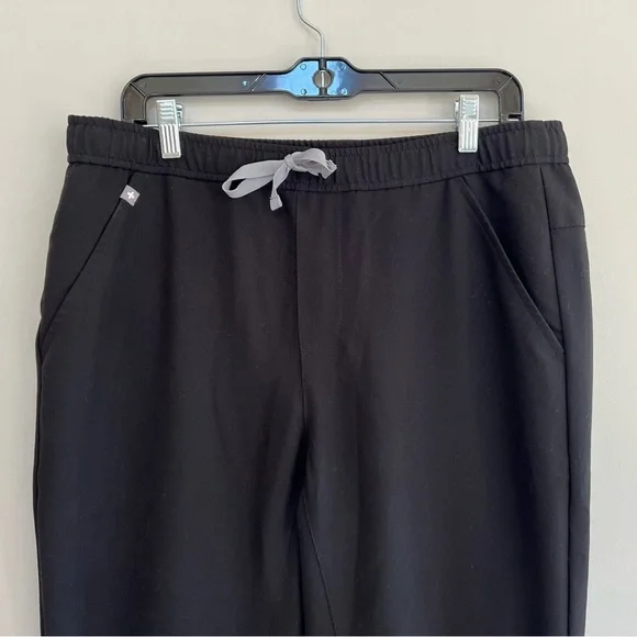 FIGS Tansen 5 Pocket Jogger Scrub Pants in Black, size L - Picture 10 of 10